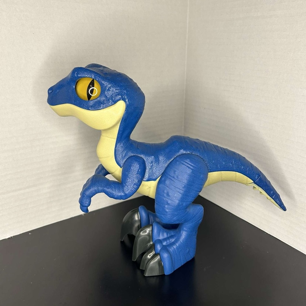 Imaginext XL Jurassic World Camp Cretaceous Blue Raptor 9" Dinosaur Figures